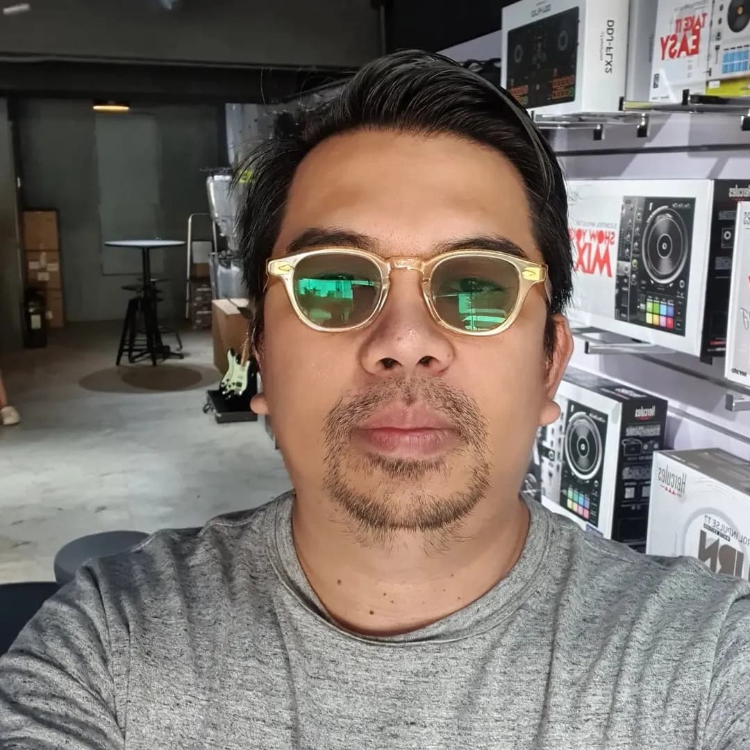 Paras's Instagram profile picture.